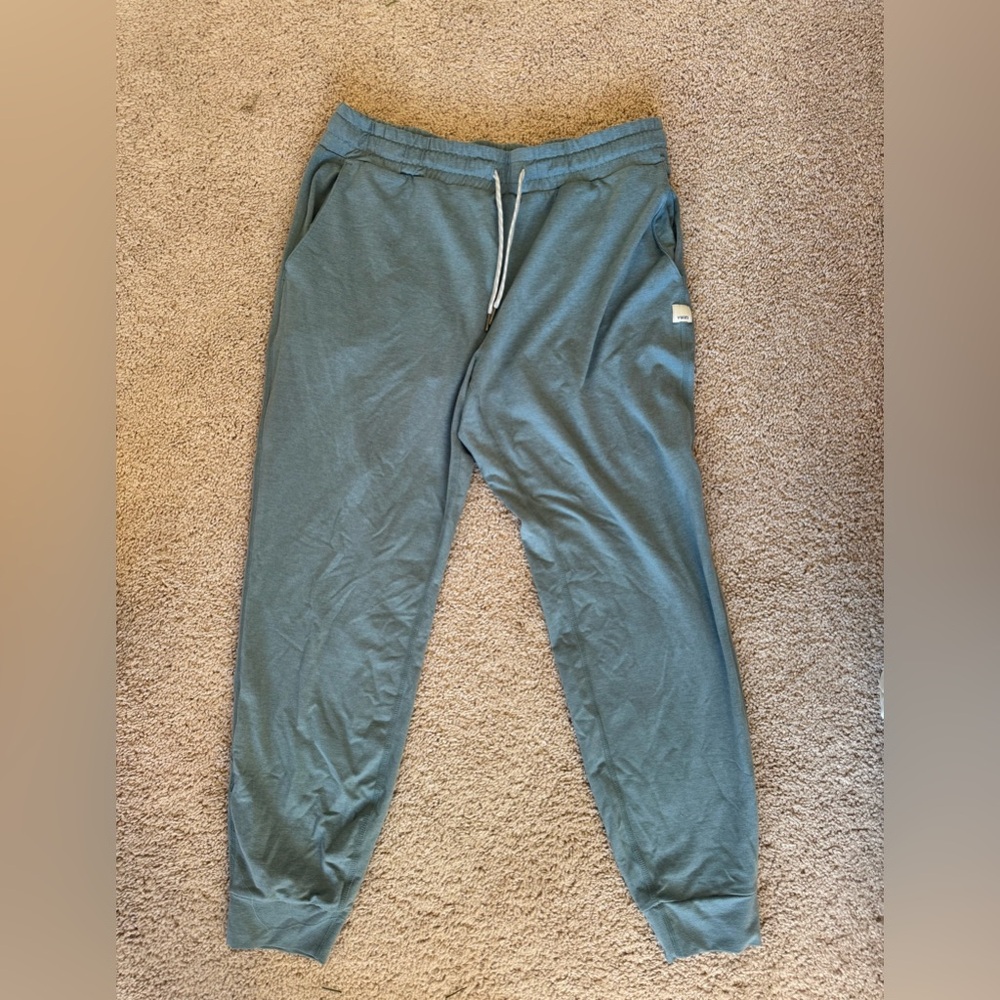 Vuori women’s performance joggers